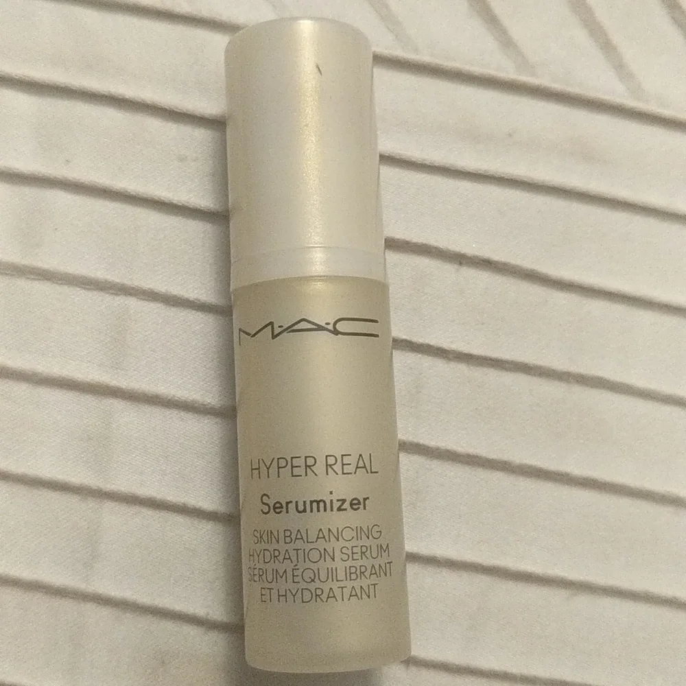 NWT Skin Balancing Hydration Serum - Picture 3 of 3